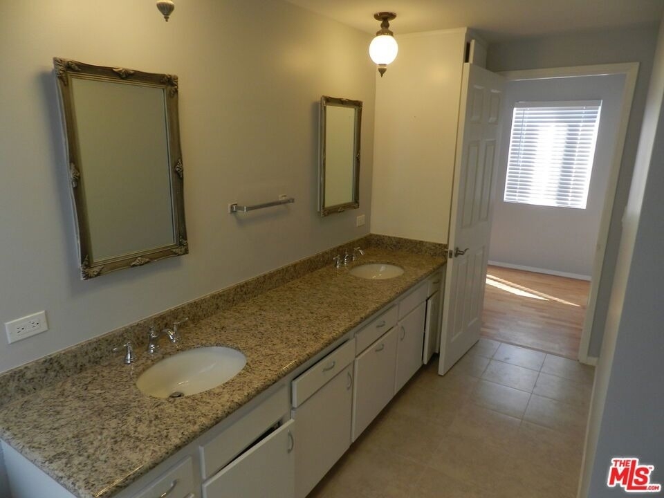 2711 Arizona Avenue - Photo 15
