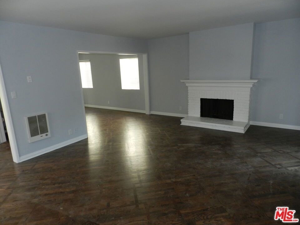 2711 Arizona Avenue - Photo 2