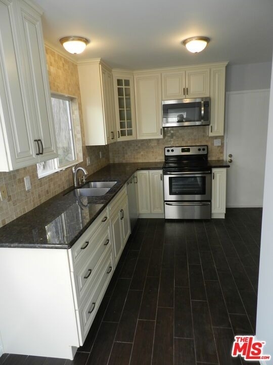 2711 Arizona Avenue - Photo 7