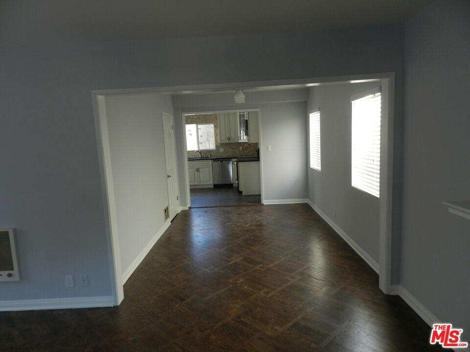 2711 Arizona Avenue - Photo 3