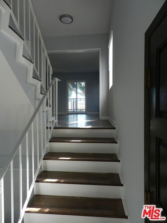 2711 Arizona Avenue - Photo 8