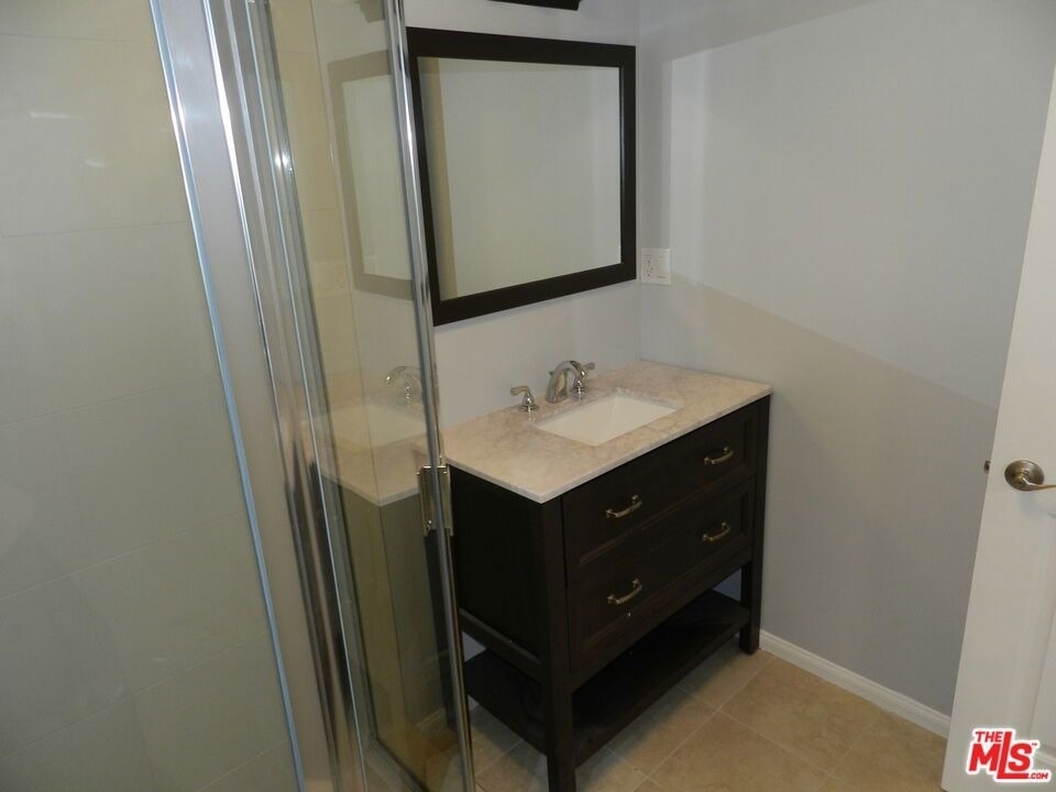 2711 Arizona Avenue - Photo 11