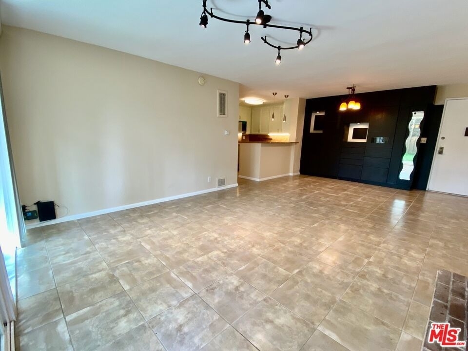 6375 Green Valley Circle - Photo 9
