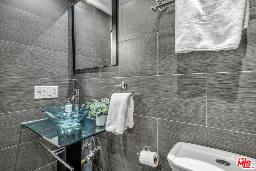 125 N Gale Drive - Photo 5