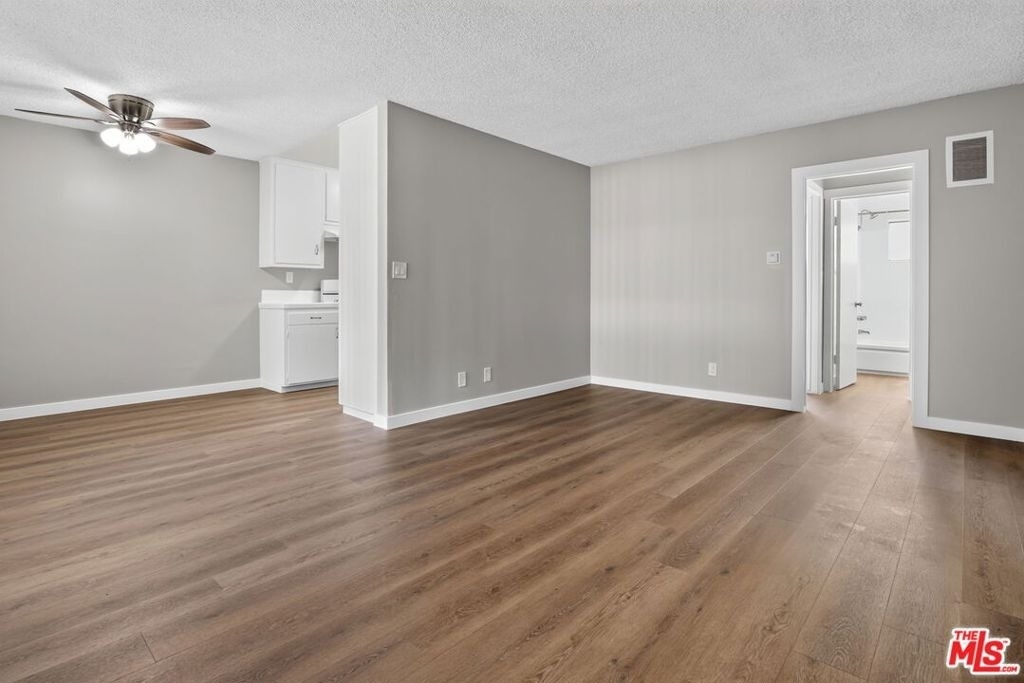 5361 Russell Avenue - Photo 13