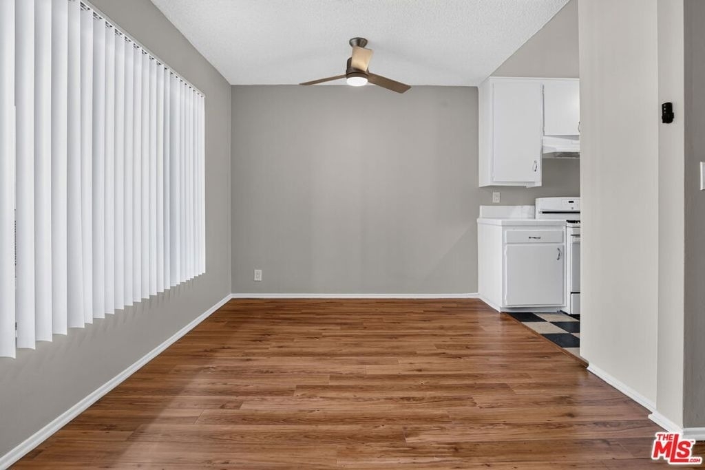 5361 Russell Avenue - Photo 9