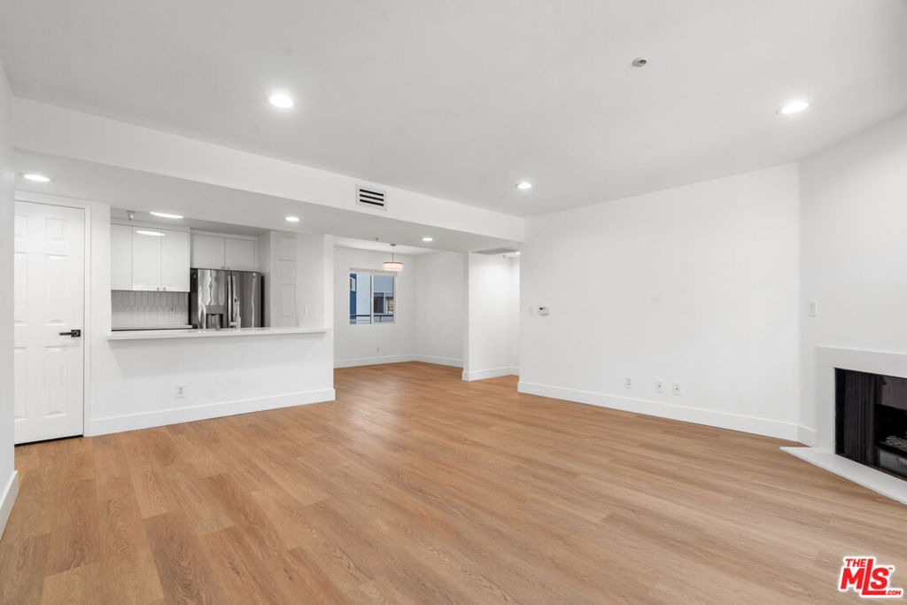 16100 W Sunset Boulevard - Photo 7