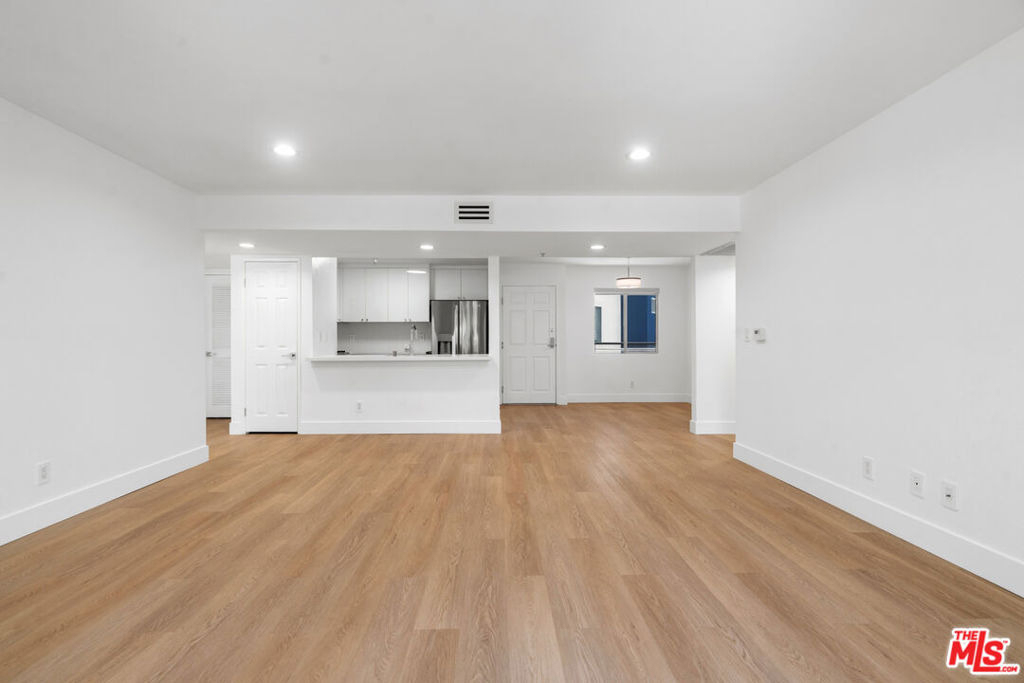 16100 W Sunset Boulevard - Photo 8