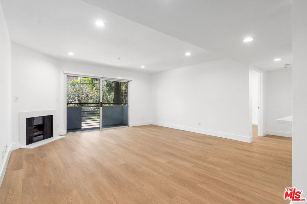 16100 W Sunset Boulevard - Photo 0