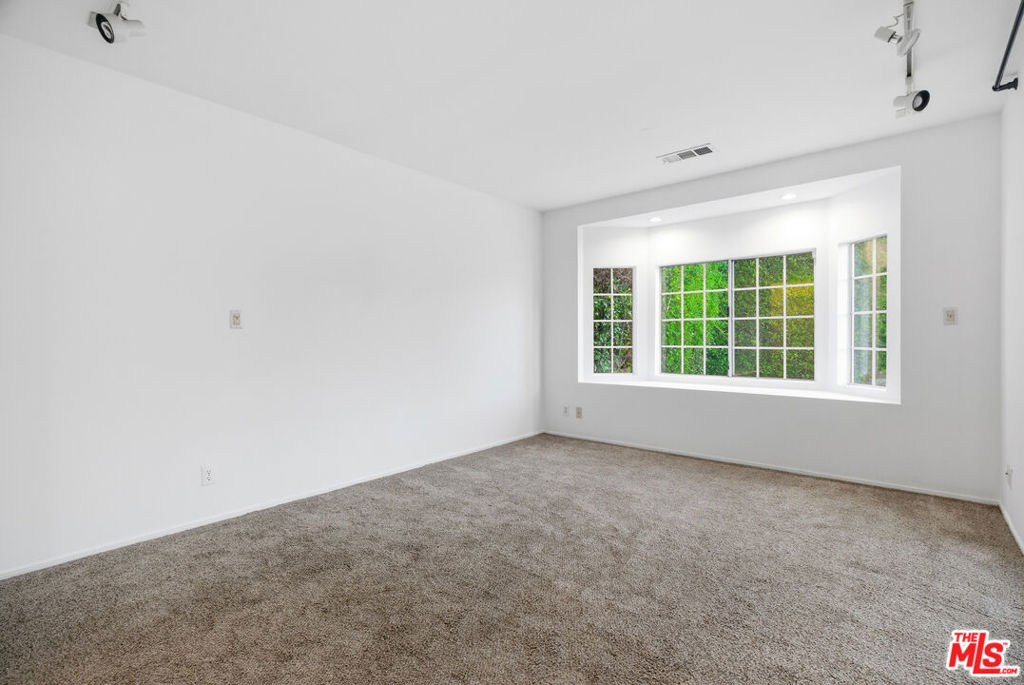 12811 Cumpston Street - Photo 24