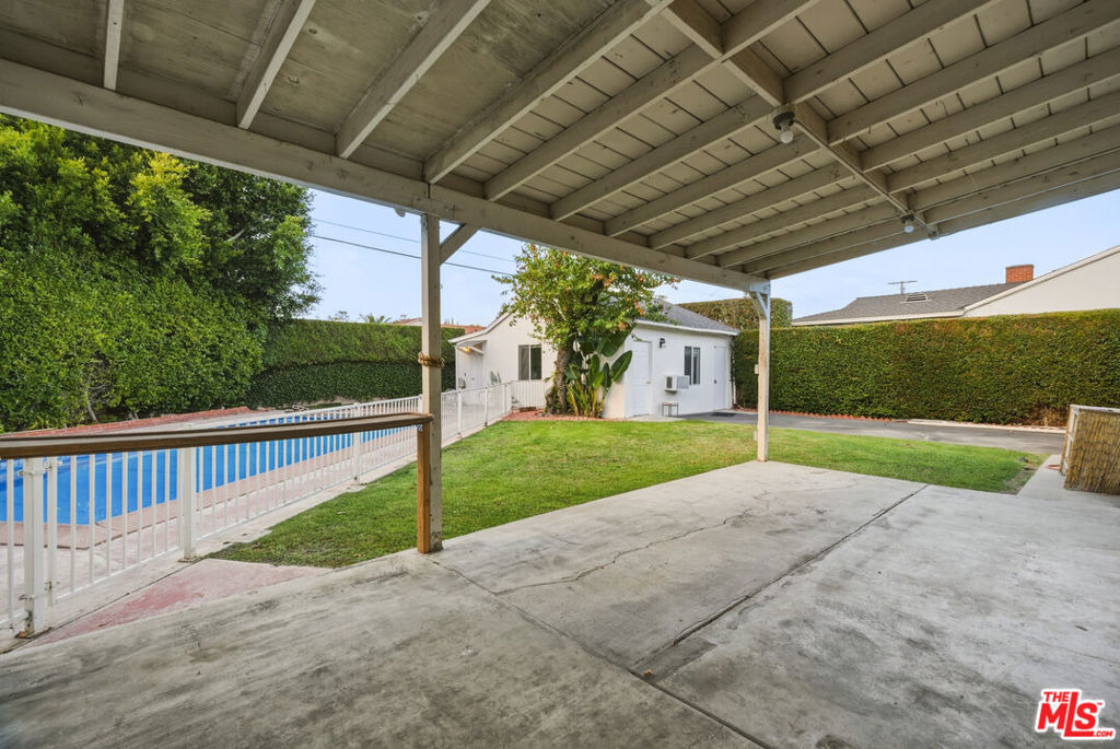 12811 Cumpston Street - Photo 26