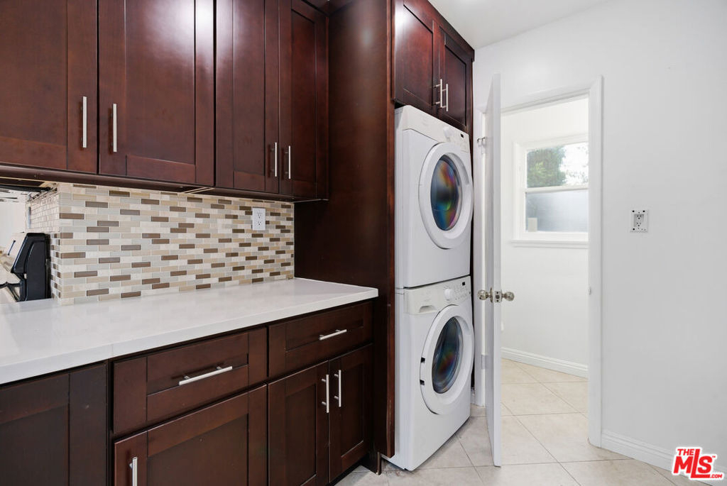 12811 Cumpston Street - Photo 13