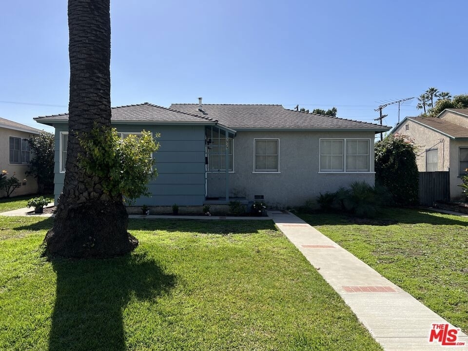 2929 Westwood Boulevard - Photo 1