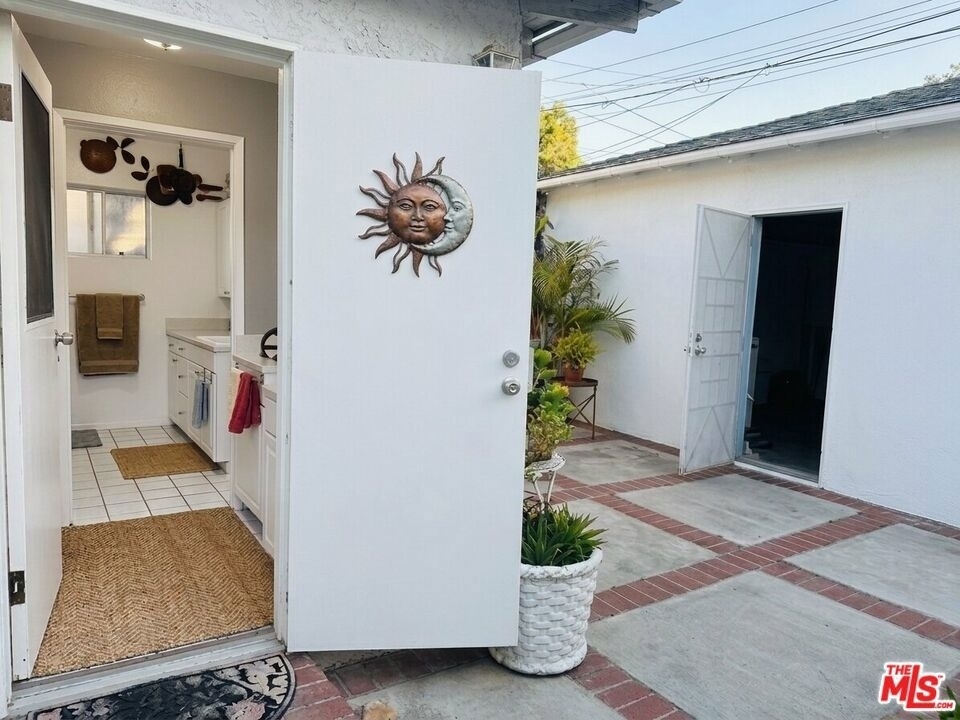 2926 Glenn Avenue - Photo 1