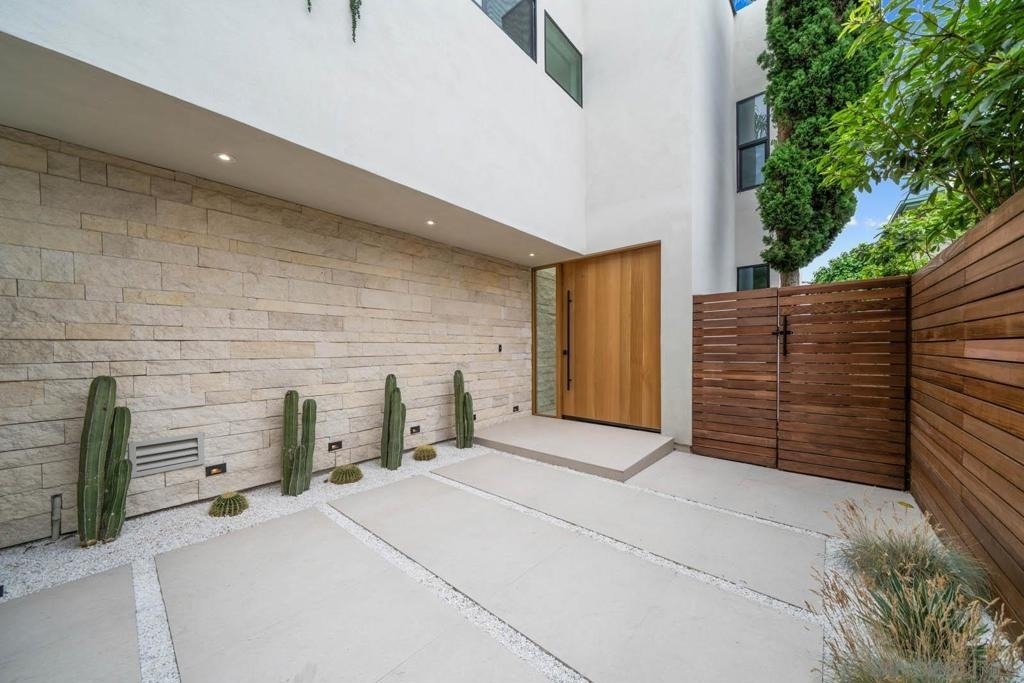 7376 Fay Ave - Photo 3