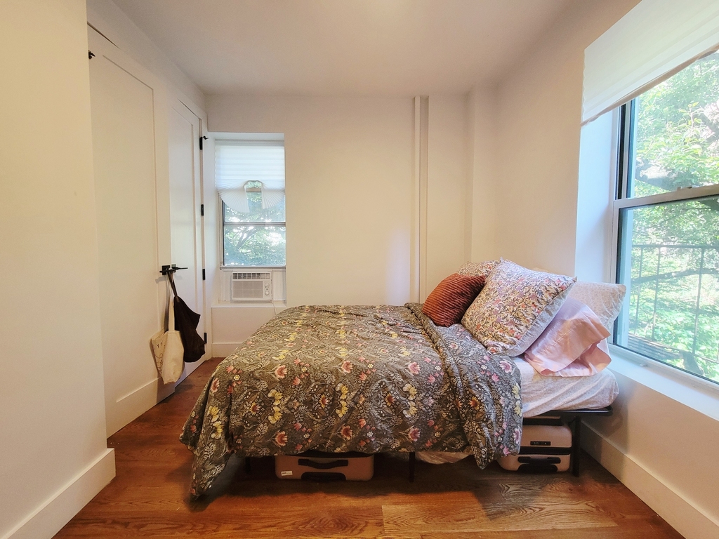 629 East 5th Street - Photo 8