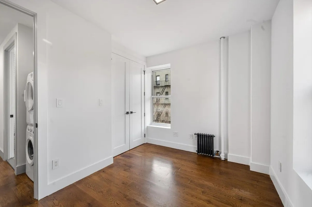 629 East 5th Street - Photo 6