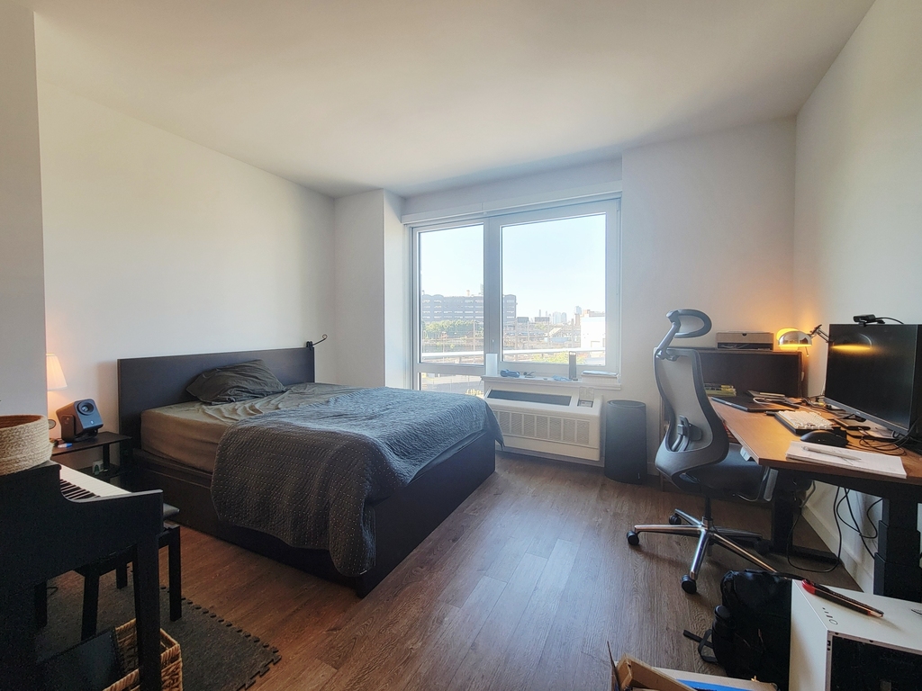 22-44 Jackson Avenue - Photo 1