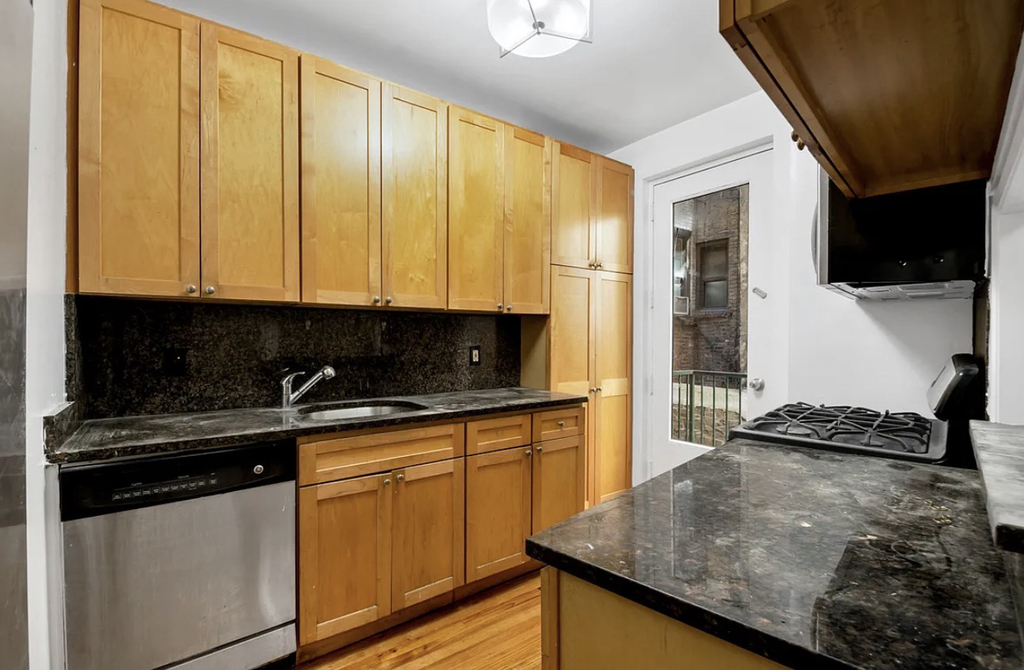 226 East 70th Street - Photo 1
