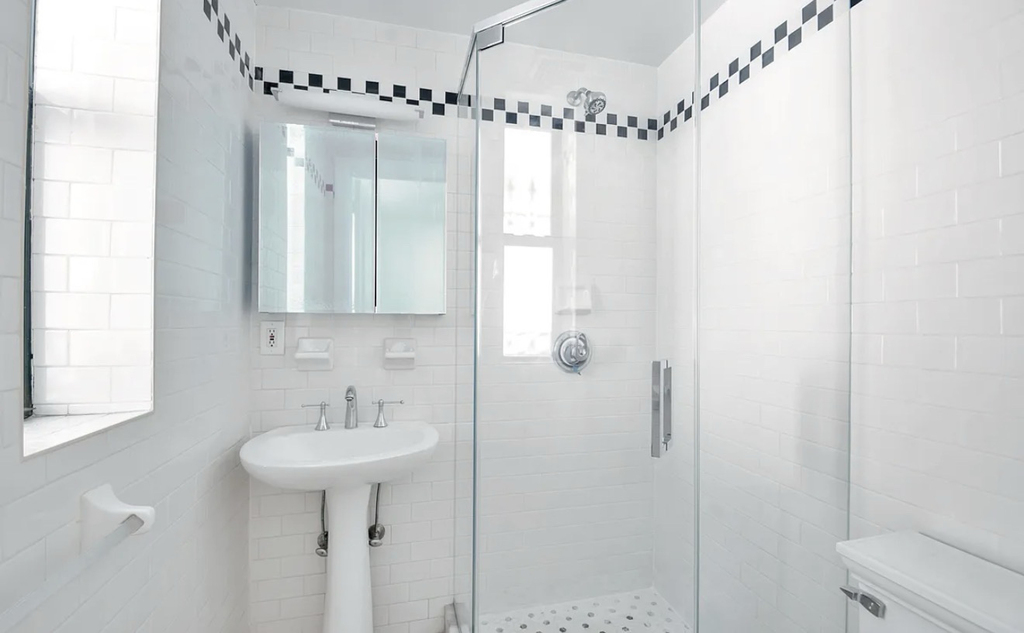 226 East 70th Street - Photo 7