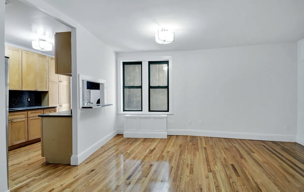 226 East 70th Street - Photo 3