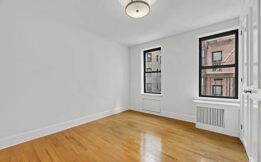 226 East 70th Street - Photo 2
