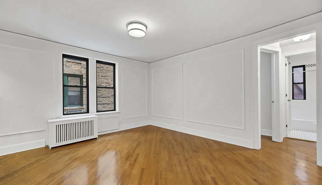 226 East 70th Street - Photo 1