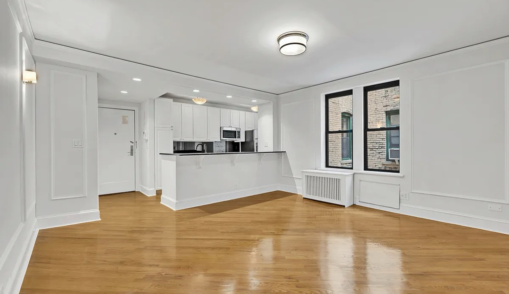 226 East 70th Street - Photo 0