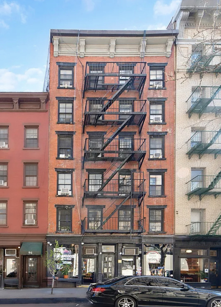 98 Christopher Street - Photo 5