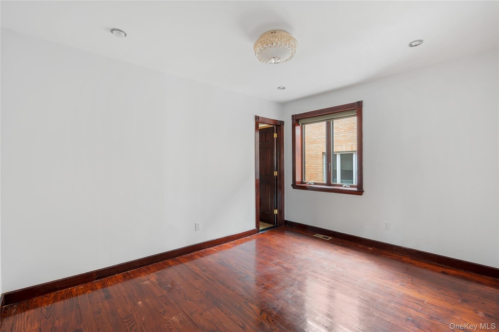 6903 Cloverdale Boulevard - Photo 9