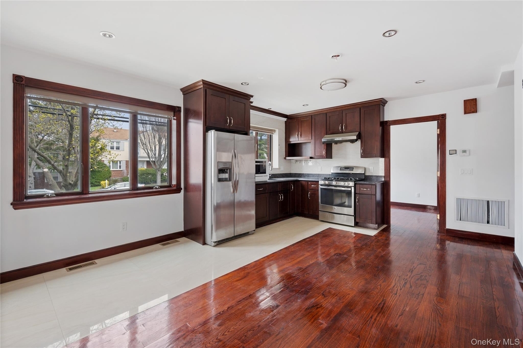 6903 Cloverdale Boulevard - Photo 1