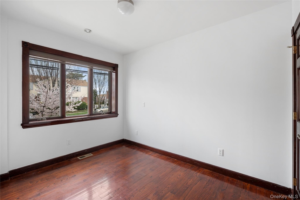 6903 Cloverdale Boulevard - Photo 5