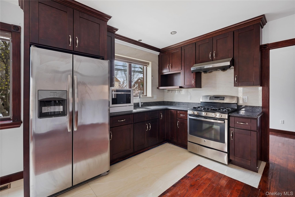6903 Cloverdale Boulevard - Photo 3