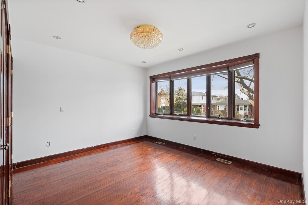 6903 Cloverdale Boulevard - Photo 12