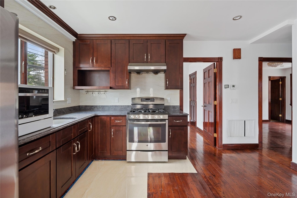 6903 Cloverdale Boulevard - Photo 4