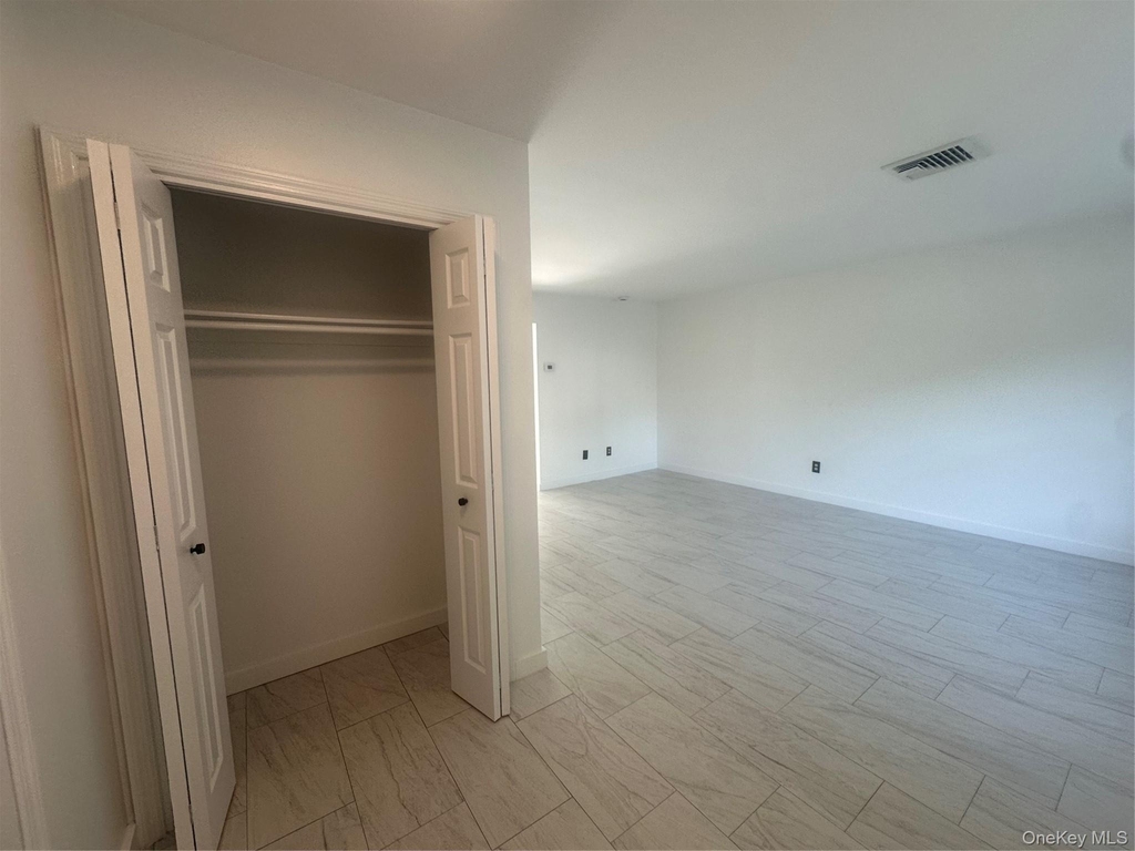 256 Quassaick Avenue - Photo 2