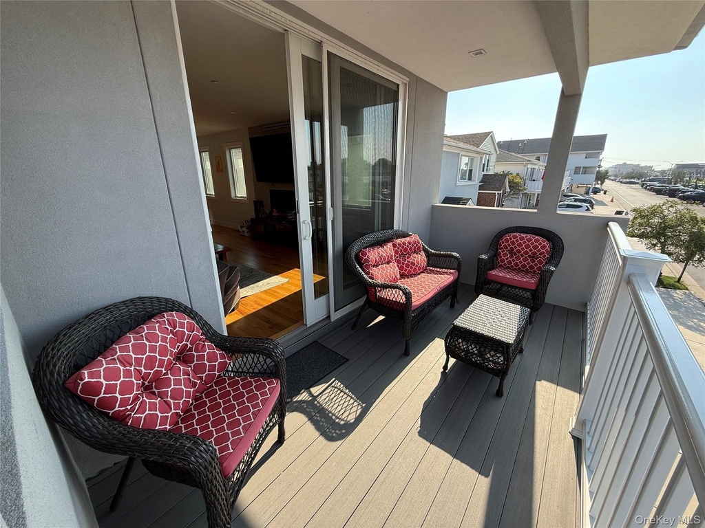 648 E Broadway - Photo 4