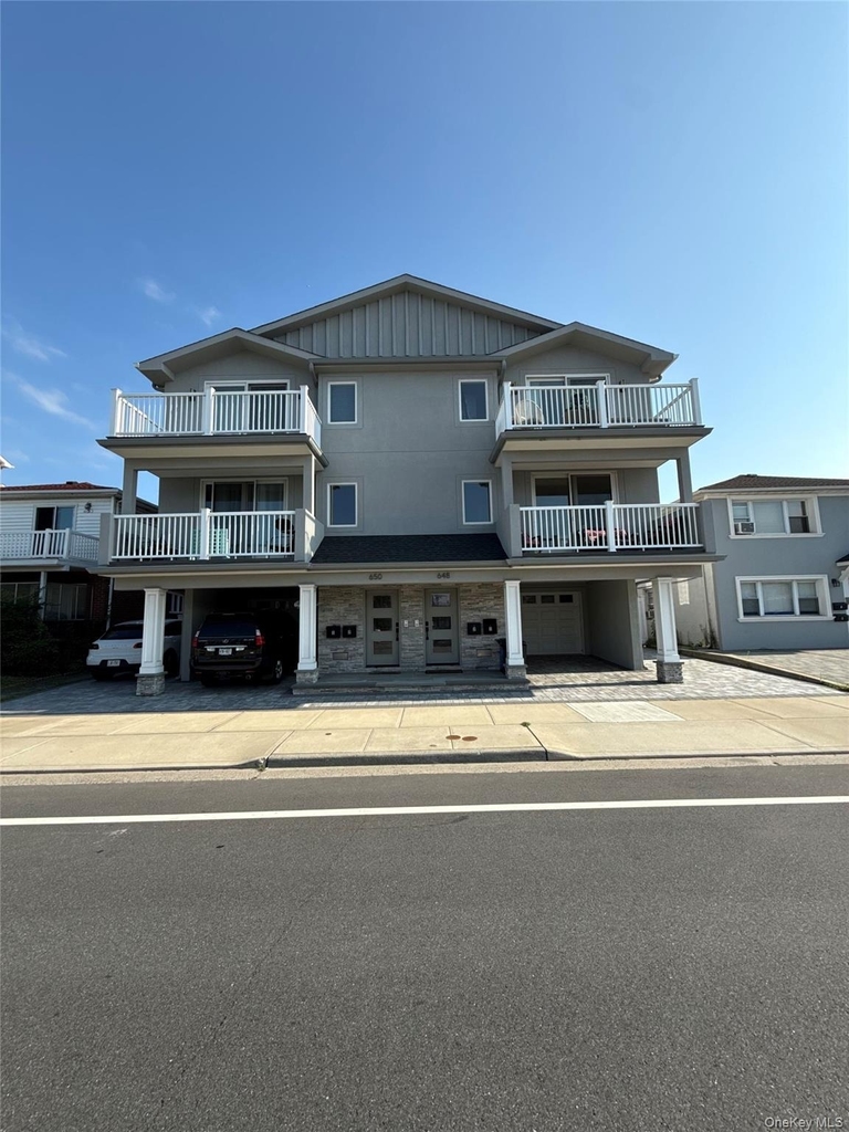 648 E Broadway - Photo 0