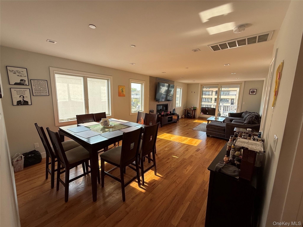 648 E Broadway - Photo 3