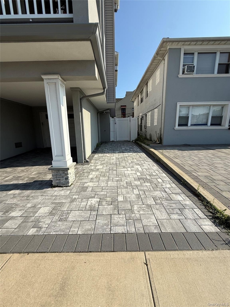 648 E Broadway - Photo 12