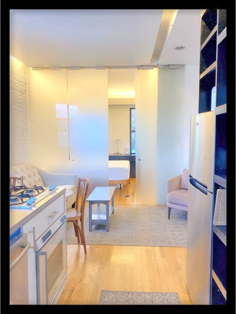 110 Thompson Street - Photo 2