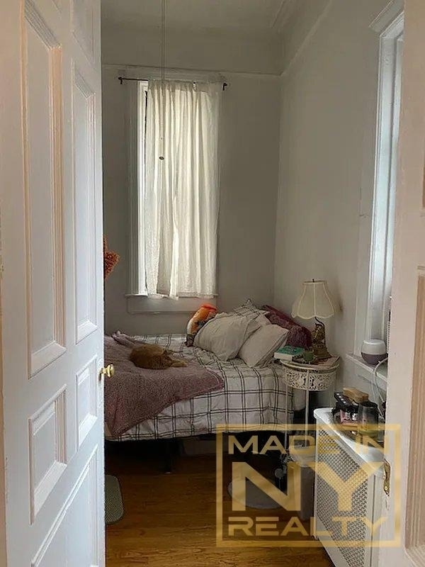 116 W 8th Street - Photo 1