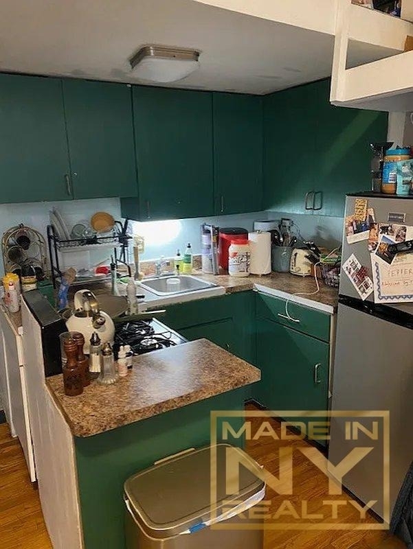 116 W 8th Street - Photo 2