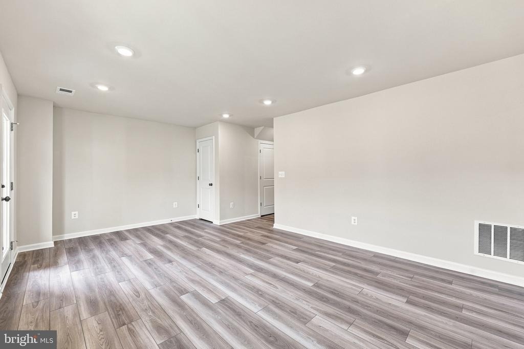 394 Seeback Dr - Photo 5