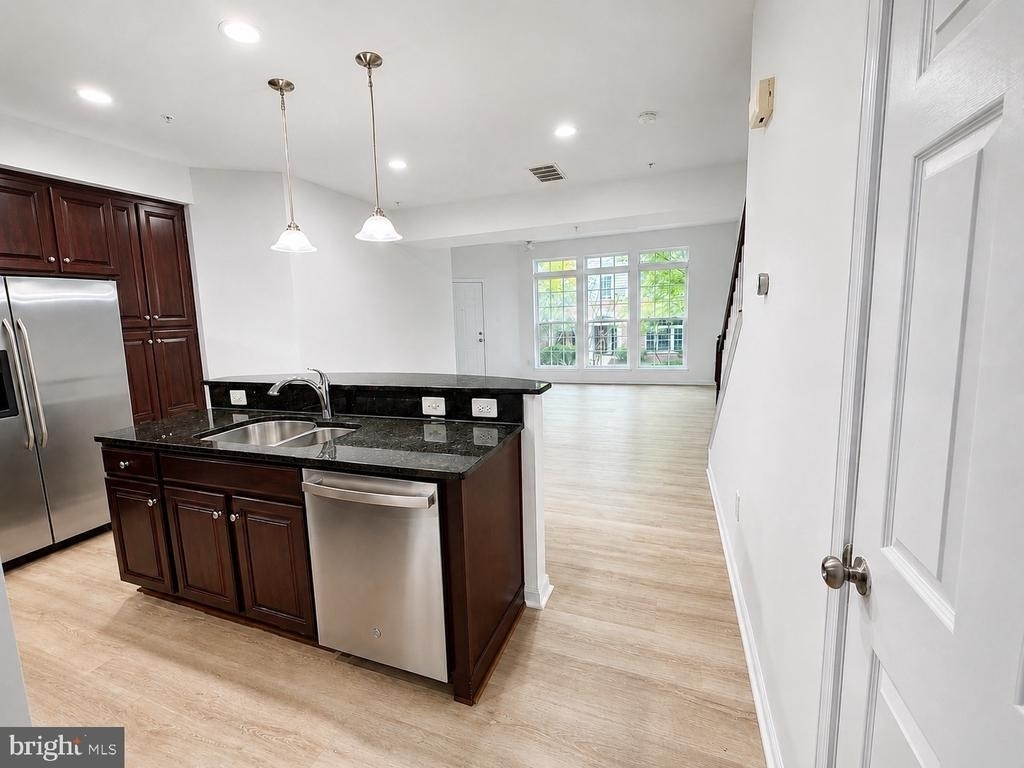 2585 Eastbourne Drive - Photo 13