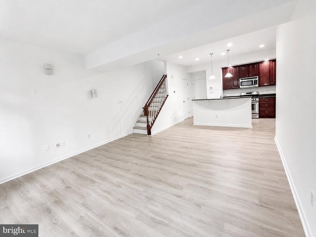 2585 Eastbourne Drive - Photo 9
