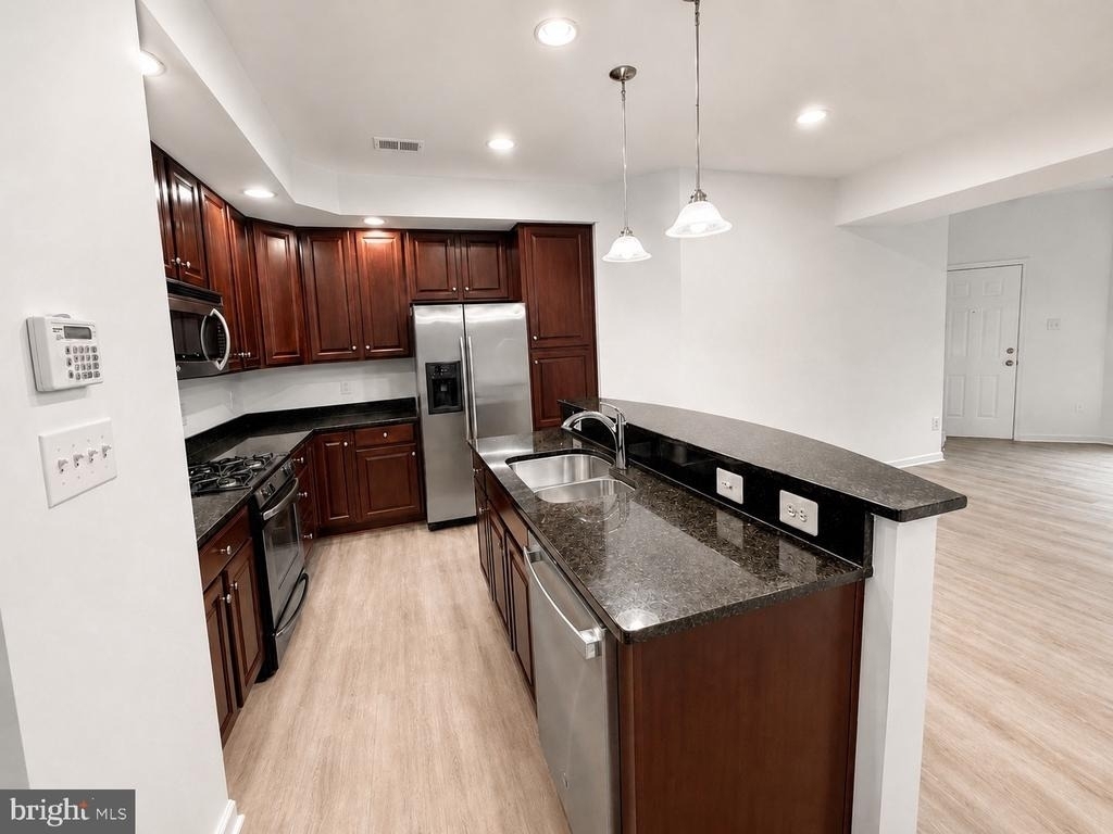 2585 Eastbourne Drive - Photo 14