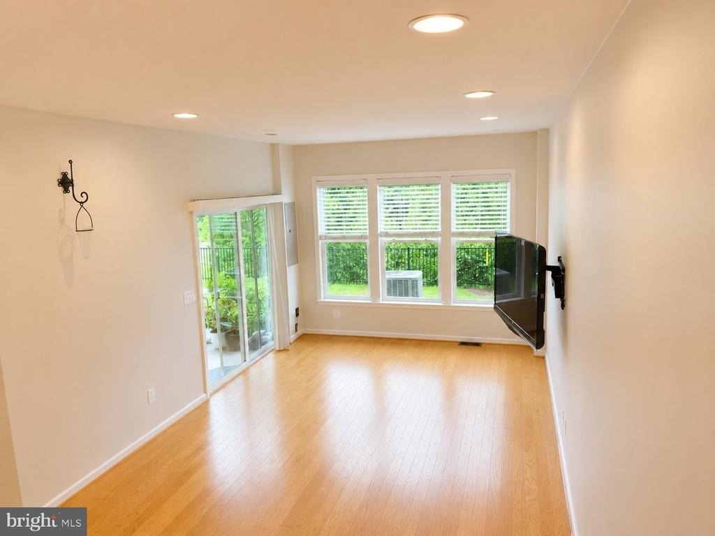 19954 Abram Terrace - Photo 4