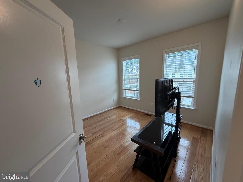 19954 Abram Terrace - Photo 43