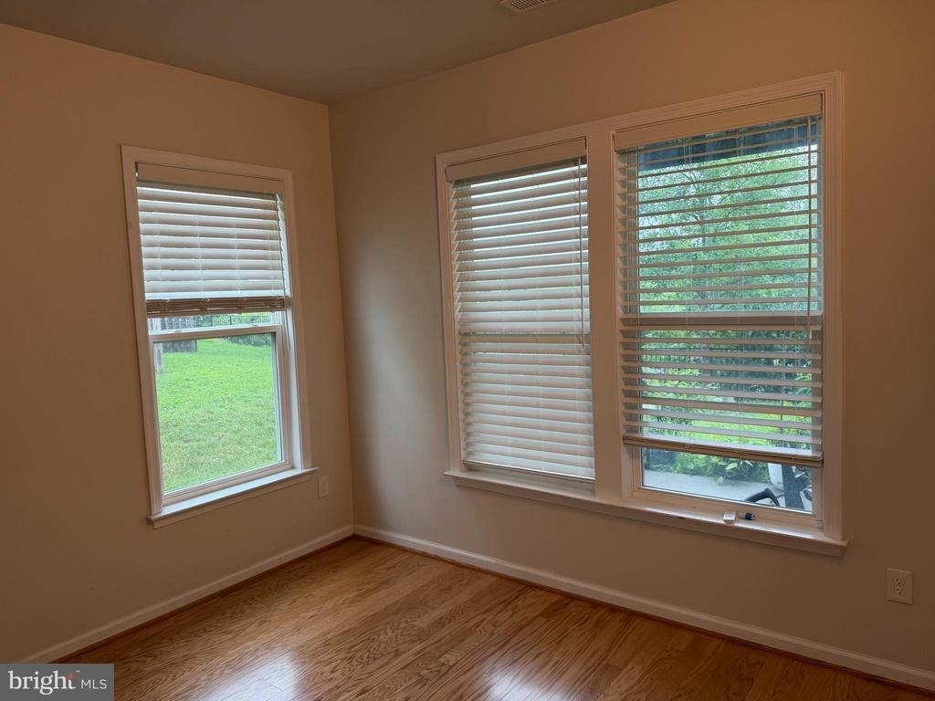 19954 Abram Terrace - Photo 10